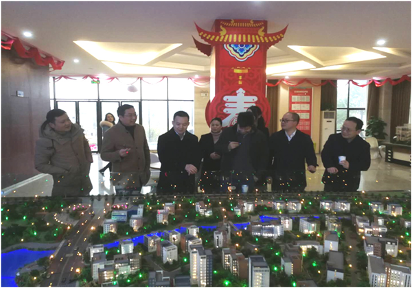 副市长何朝晖一行调研云龙总部经济园